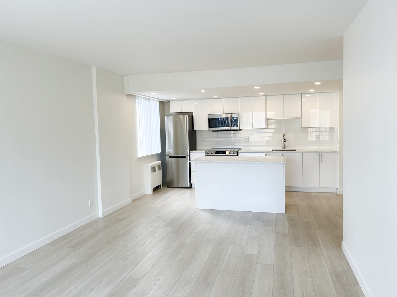 855 Jervis | InterRent